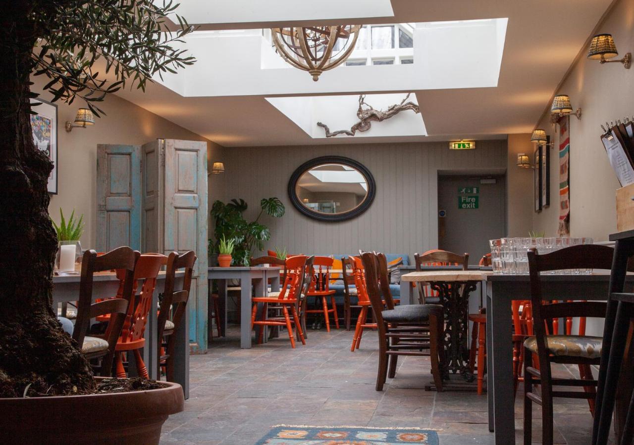 The Kings Arms Hotel Malmesbury Kültér fotó